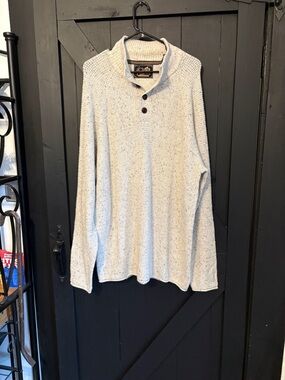 Weatherproof Cream Knit Sweater with Black and Gold Tag